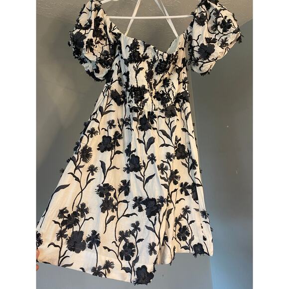 Anthropologie Off the Shoulder Floral Black and White Embroidered Dress size 10 - Picture 5 of 6